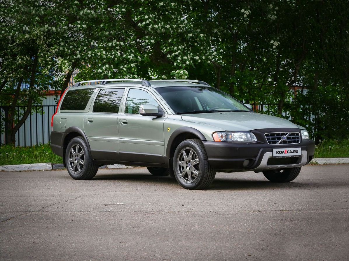 Volvo XC70 I з пробігом: корозія під пластиком і залиті блоки управління