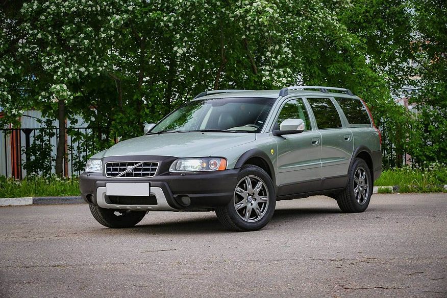 Volvo XC70 I з пробігом: корозія під пластиком і залиті блоки управління