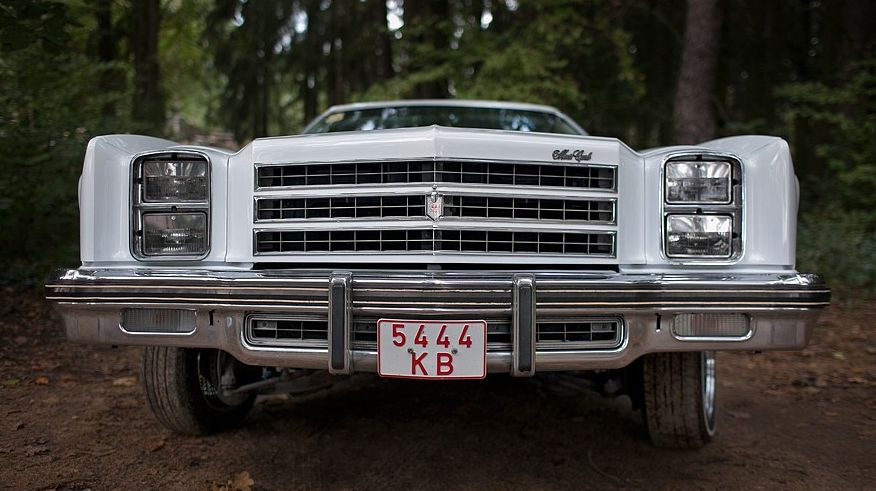 Безмежно низько: досвід володіння лоурайдером Chevrolet Monte Carlo 1975