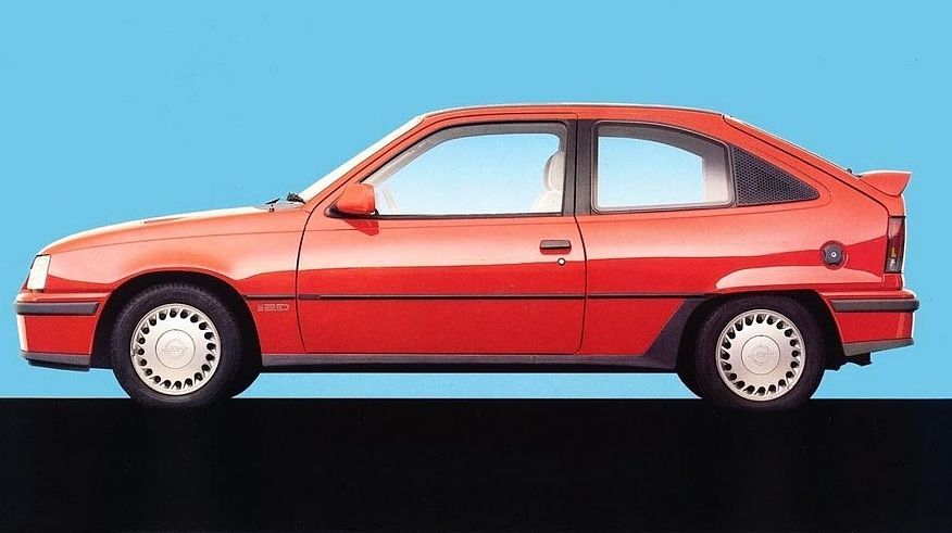 Брат на сестру: порівняння Opel Kadett E і Daewoo Nexia