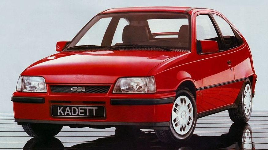 Брат на сестру: порівняння Opel Kadett E і Daewoo Nexia