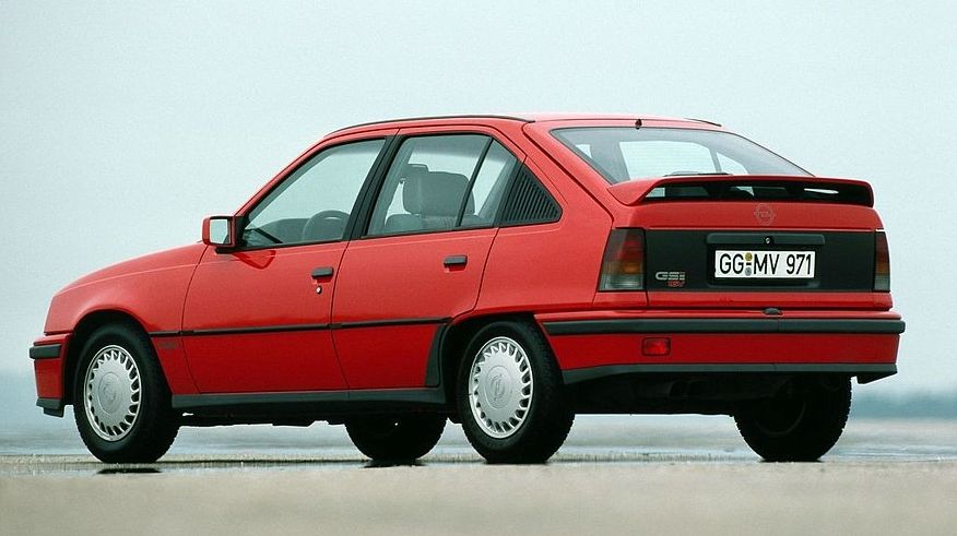 Брат на сестру: порівняння Opel Kadett E і Daewoo Nexia