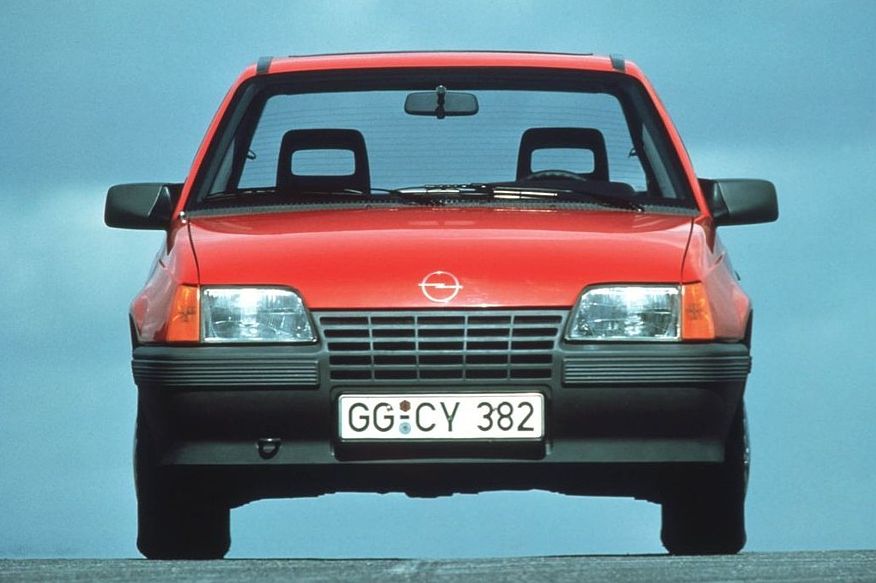 Брат на сестру: порівняння Opel Kadett E і Daewoo Nexia