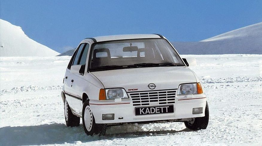 Брат на сестру: порівняння Opel Kadett E і Daewoo Nexia