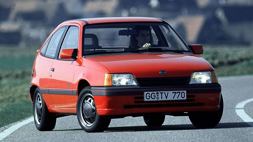 Брат на сестру: порівняння Opel Kadett E і Daewoo Nexia