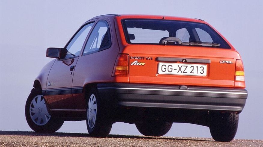 Брат на сестру: порівняння Opel Kadett E і Daewoo Nexia