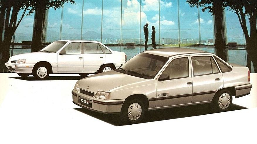 Брат на сестру: порівняння Opel Kadett E і Daewoo Nexia