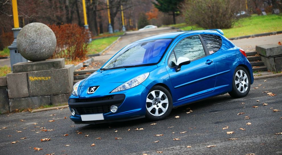 Дорослий, синій, злий: тюнінг Peugeot 207 RC