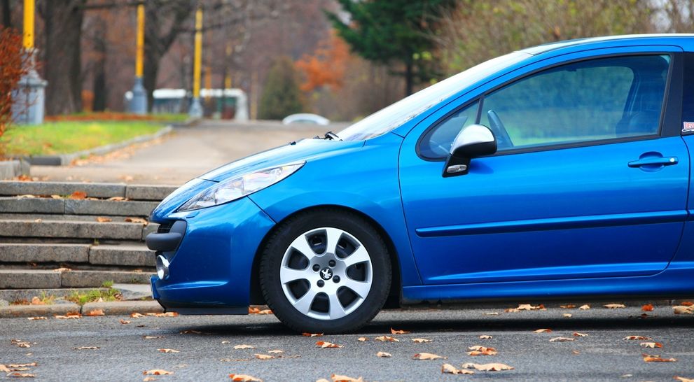 Дорослий, синій, злий: тюнінг Peugeot 207 RC