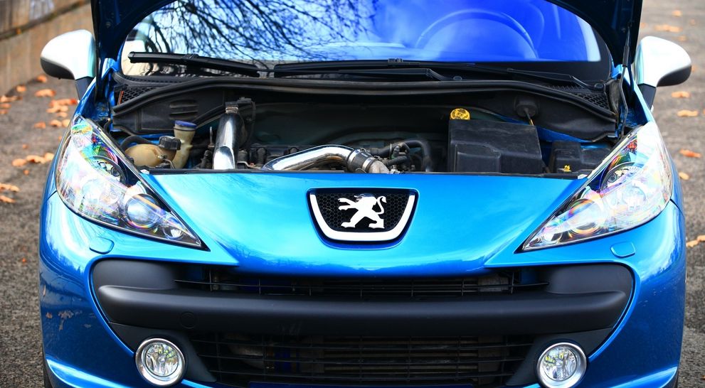 Дорослий, синій, злий: тюнінг Peugeot 207 RC