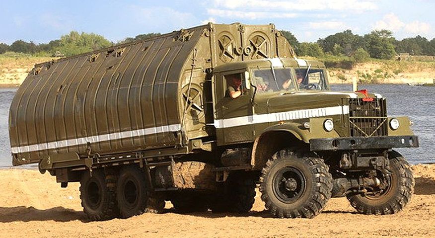 Мостоукладач, палезабивач і навіть гігантський пилосос: військові професії КрАЗ-255