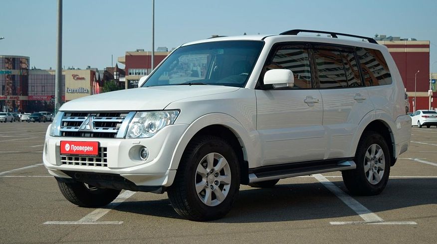 Великий золотник і дорогий: купуємо Mitsubishi Pajero IV за 1,3 мільйона лей