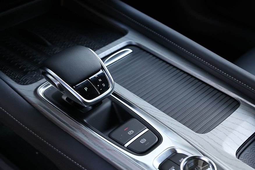 Dongfeng Aeolus Shine Max і компанія: обираємо седан D-класу до 3,5 мільйона Dongfeng Aeolus Shine Max і компанія: обираємо седан D-класу до 3,5 мільйона