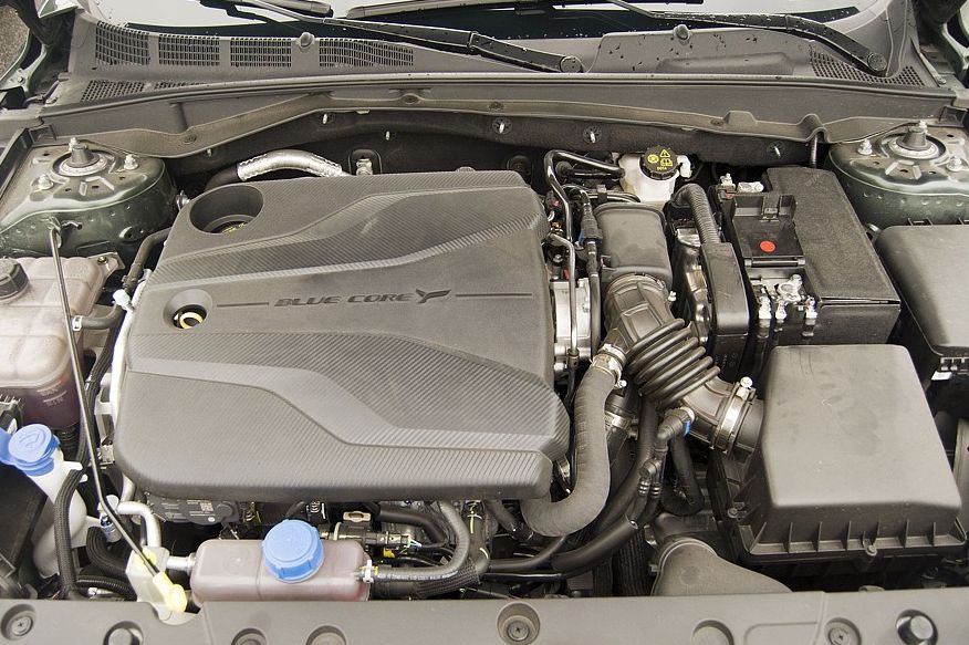 Dongfeng Aeolus Shine Max і компанія: обираємо седан D-класу до 3,5 мільйона Dongfeng Aeolus Shine Max і компанія: обираємо седан D-класу до 3,5 мільйона