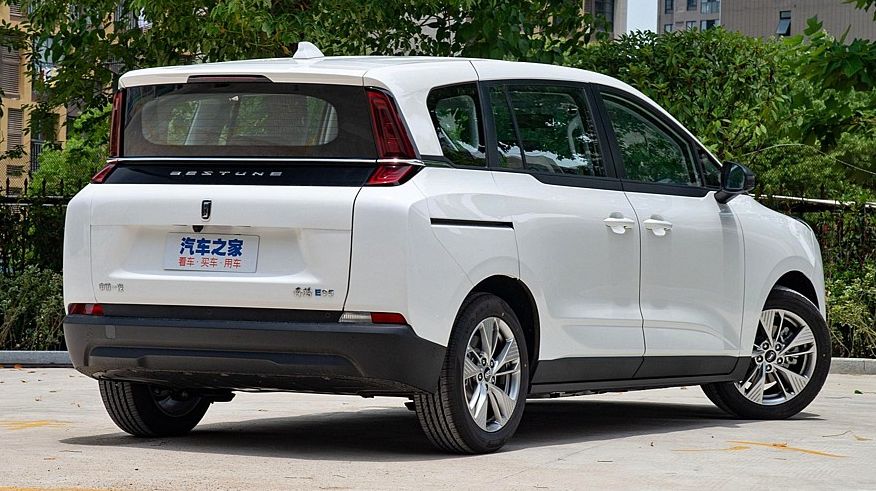 Hyundai Staria і компанія: обираємо мінівен до 7 мільйонів лей Hyundai Staria і компанія: обираємо мінівен до 7 мільйонів лей
