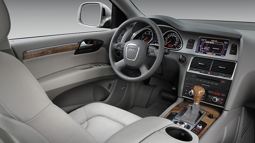 Обираємо Audi Q7 4L з пробігом: корозія кузова та електричні проблеми