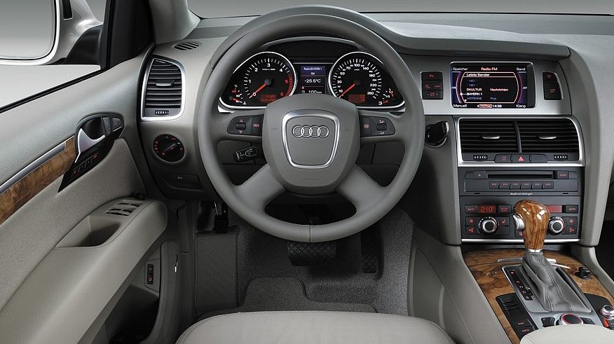 Обираємо Audi Q7 4L з пробігом: корозія кузова та електричні проблеми