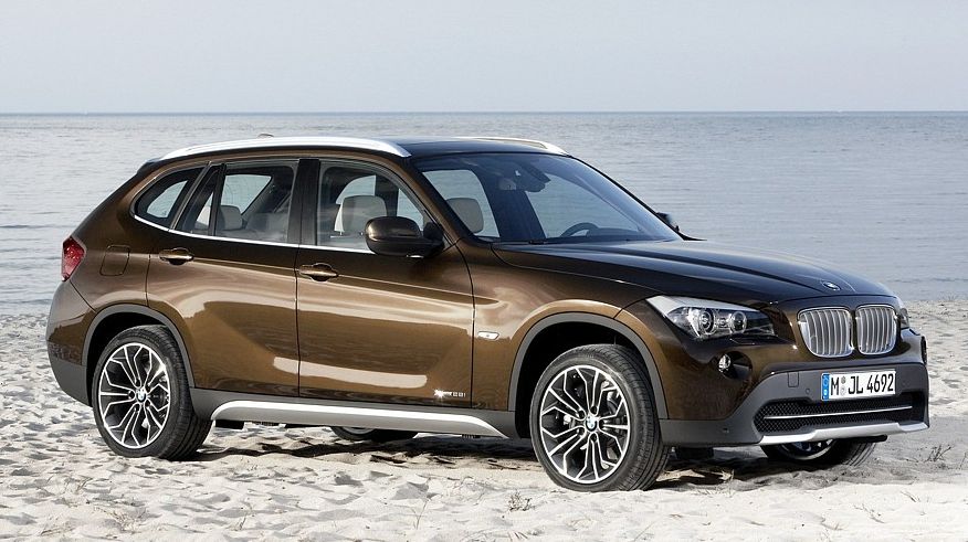 Обираємо BMW X1 E84 з пробігом: поточне лобове скло і складна електрика