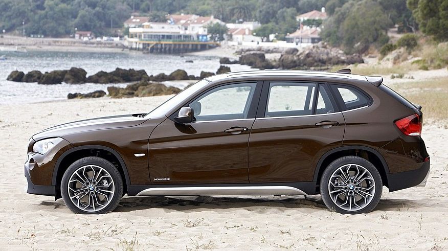 Обираємо BMW X1 E84 з пробігом: поточне лобове скло і складна електрика