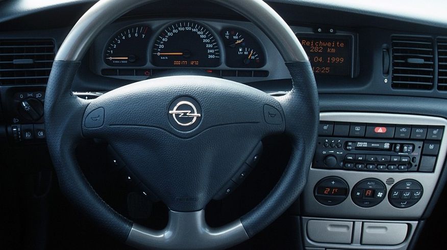 Обираємо Opel Vectra B з пробігом: корозія кузова та проблеми електрики