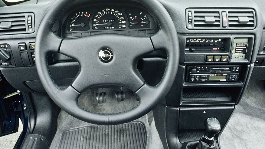 Обираємо Opel Vectra B з пробігом: корозія кузова та проблеми електрики