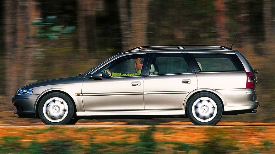 Обираємо Opel Vectra B з пробігом: вдалі та невдалі мотори та коробки