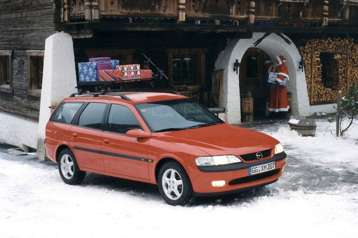 Обираємо Opel Vectra B з пробігом: вдалі та невдалі мотори та коробки