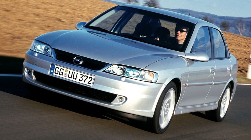 Обираємо Opel Vectra B з пробігом: вдалі та невдалі мотори та коробки