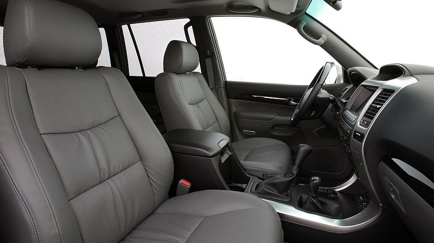 Вся справа в господарях: обираємо Toyota Land Cruiser Prado 120