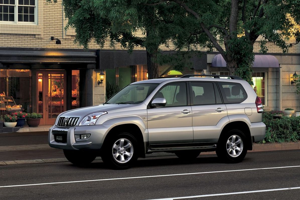 Вся справа в господарях: обираємо Toyota Land Cruiser Prado 120