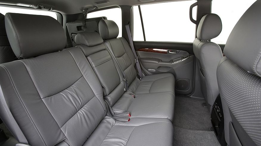 Вся справа в господарях: обираємо Toyota Land Cruiser Prado 120