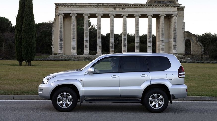 Вся справа в господарях: обираємо Toyota Land Cruiser Prado 120