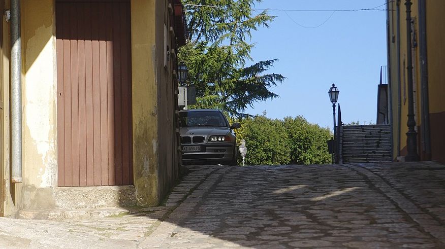 Діво Маріє, допоможи обігнати: пекло, рай і чистилище на дорогах Італії