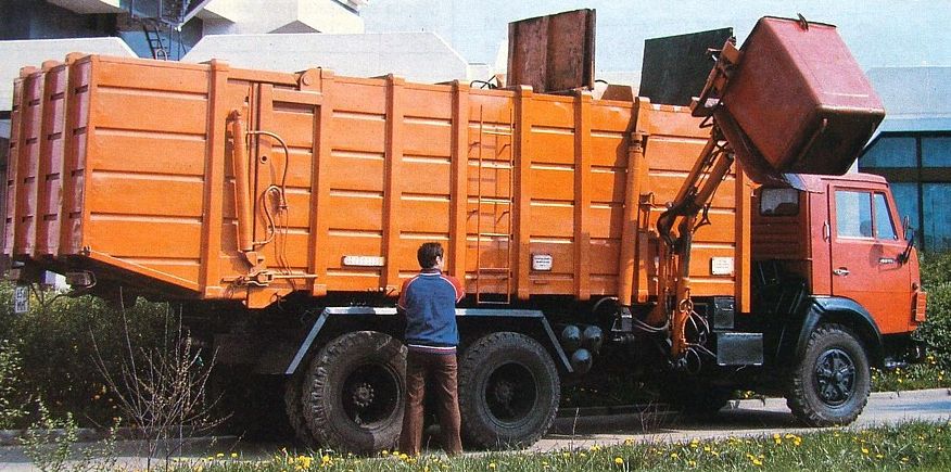 Ті, що гуркочуть вранці: історія радянських сміттєвозів