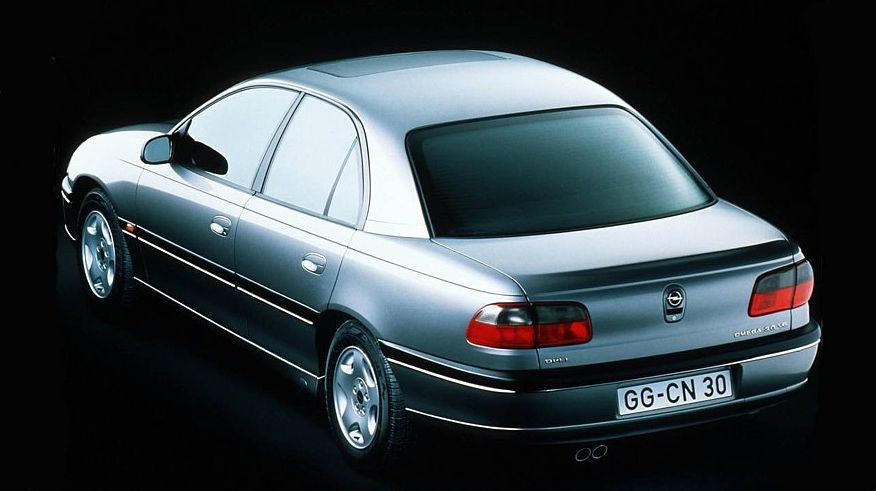 Вона потонула: як у GM зробили Cadillac Catera з Opel Omega B і чому він провалився