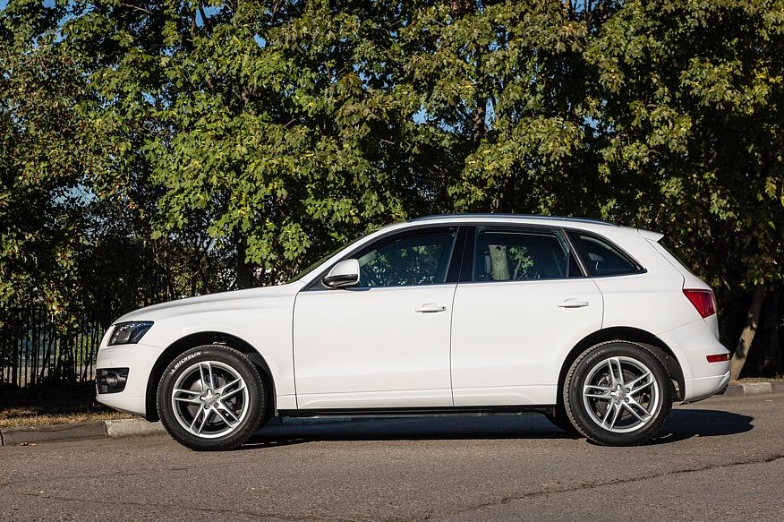 Audi Q5 I з пробігом: пластикові крила проти іржі та фари-акваріуми