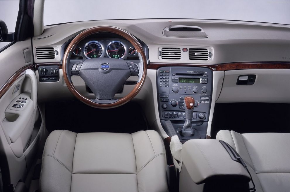 Як правильно купити Volvo S80 I з пробігом: коли три педалі кращі за дві