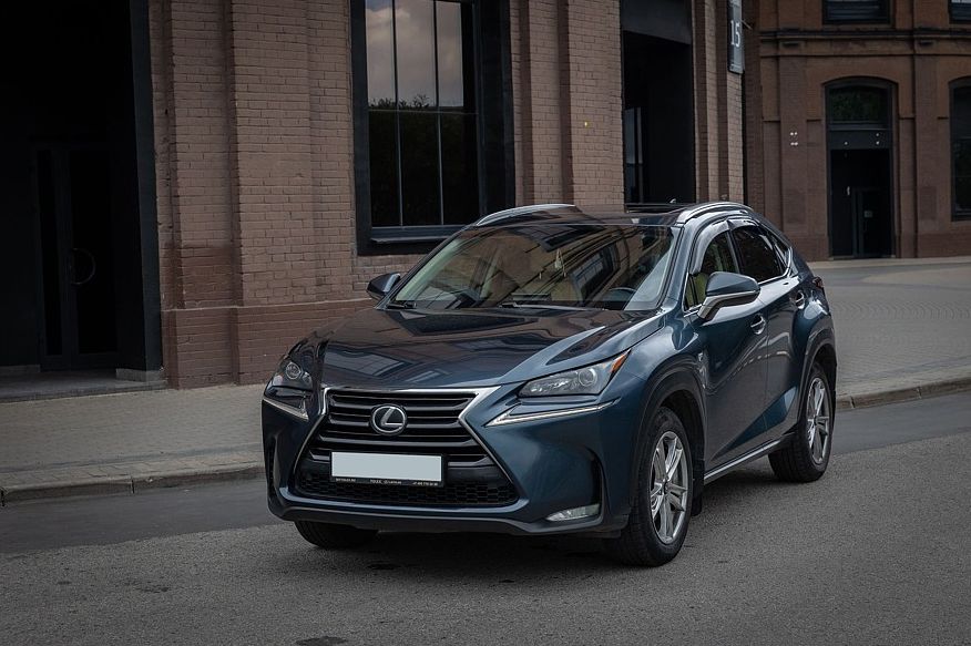 Lexus NX I з пробігом: міняйте справне і не гребуйте б/в деталями