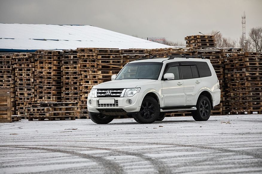 Mitsubishi Pajero IV (NS) з пробігом: дешеві мотори з розборки і занадто хитрі гальма