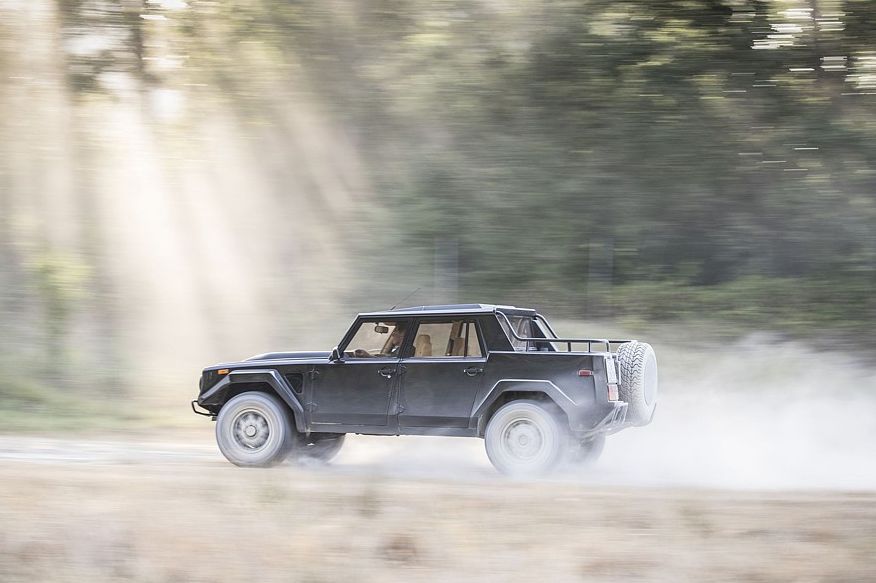 Від конкуренції з Hummer до люксових гаражів: як і чому з'явився Lamborghini LM002