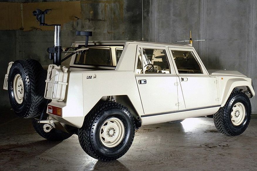 Від конкуренції з Hummer до люксових гаражів: як і чому з'явився Lamborghini LM002