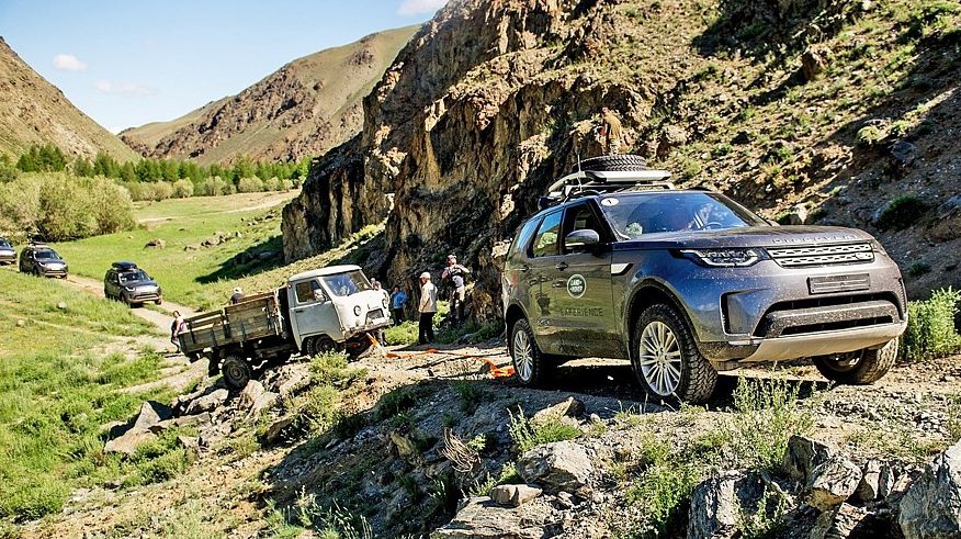 Хрещення водою: експедиційний тест-драйв Land Rover Discovery 5