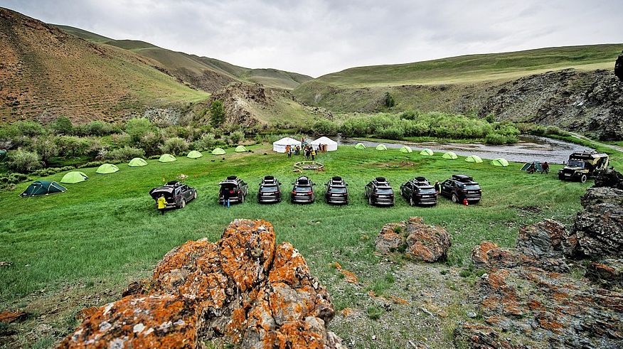 Хрещення водою: експедиційний тест-драйв Land Rover Discovery 5