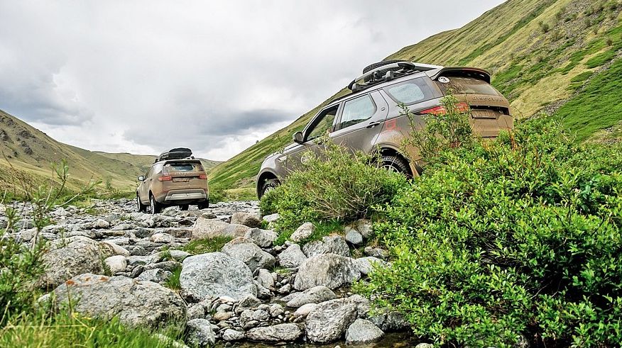 Хрещення водою: експедиційний тест-драйв Land Rover Discovery 5