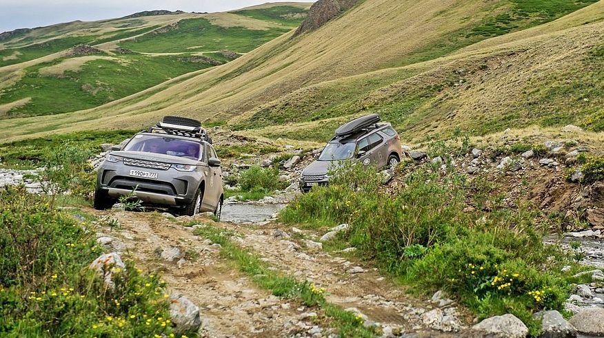 Хрещення водою: експедиційний тест-драйв Land Rover Discovery 5