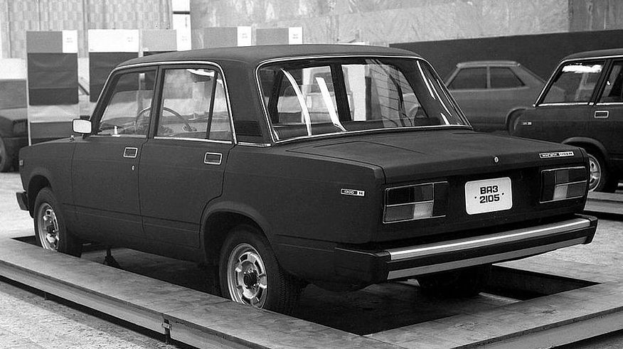 Коли Німеччина в ролі наздоганяючого: порівняння Wartburg 1.3 і ВАЗ-2105