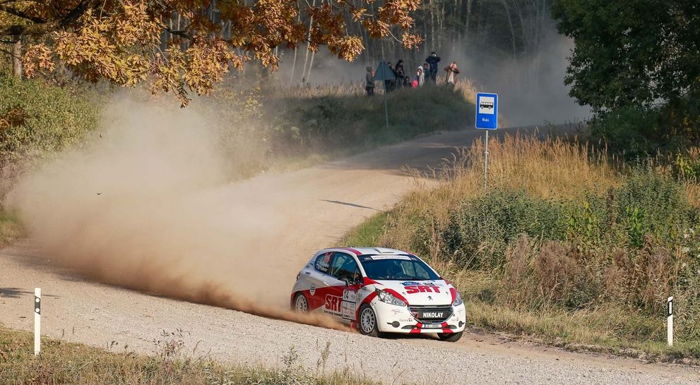 Лев, який любить гравій: тест-драйв ралійного Peugeot 208 R2