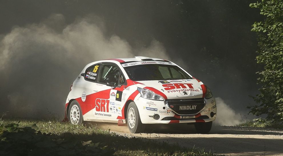 Лев, який любить гравій: тест-драйв ралійного Peugeot 208 R2