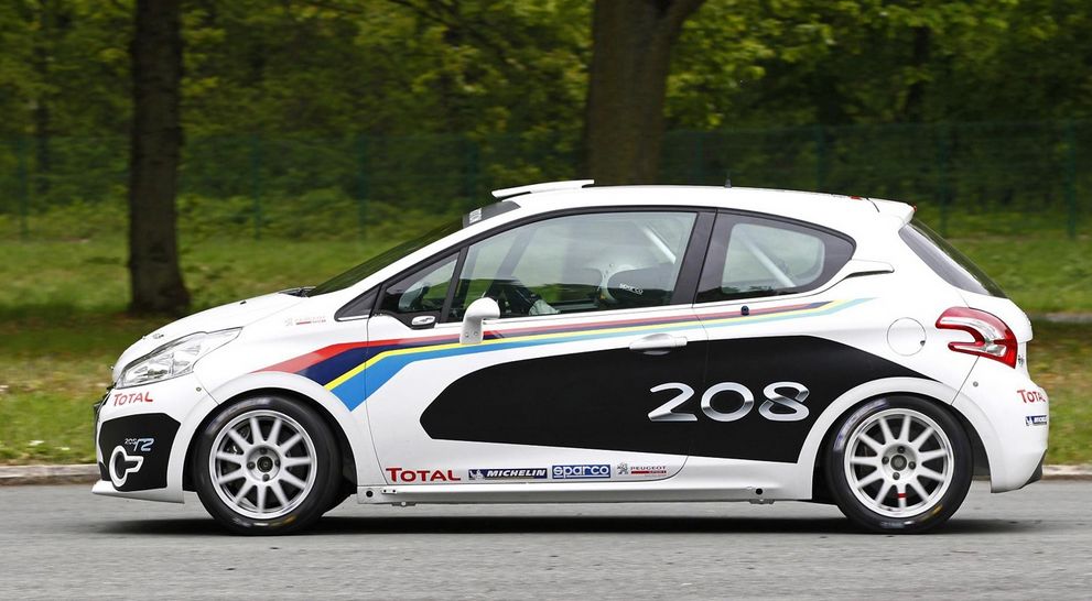 Лев, який любить гравій: тест-драйв ралійного Peugeot 208 R2