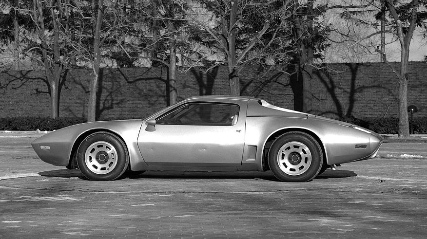 Середньомоторний, алюмінієвий, повнопривідний: яким міг стати Chevrolet Corvette у 60-х - 70-х